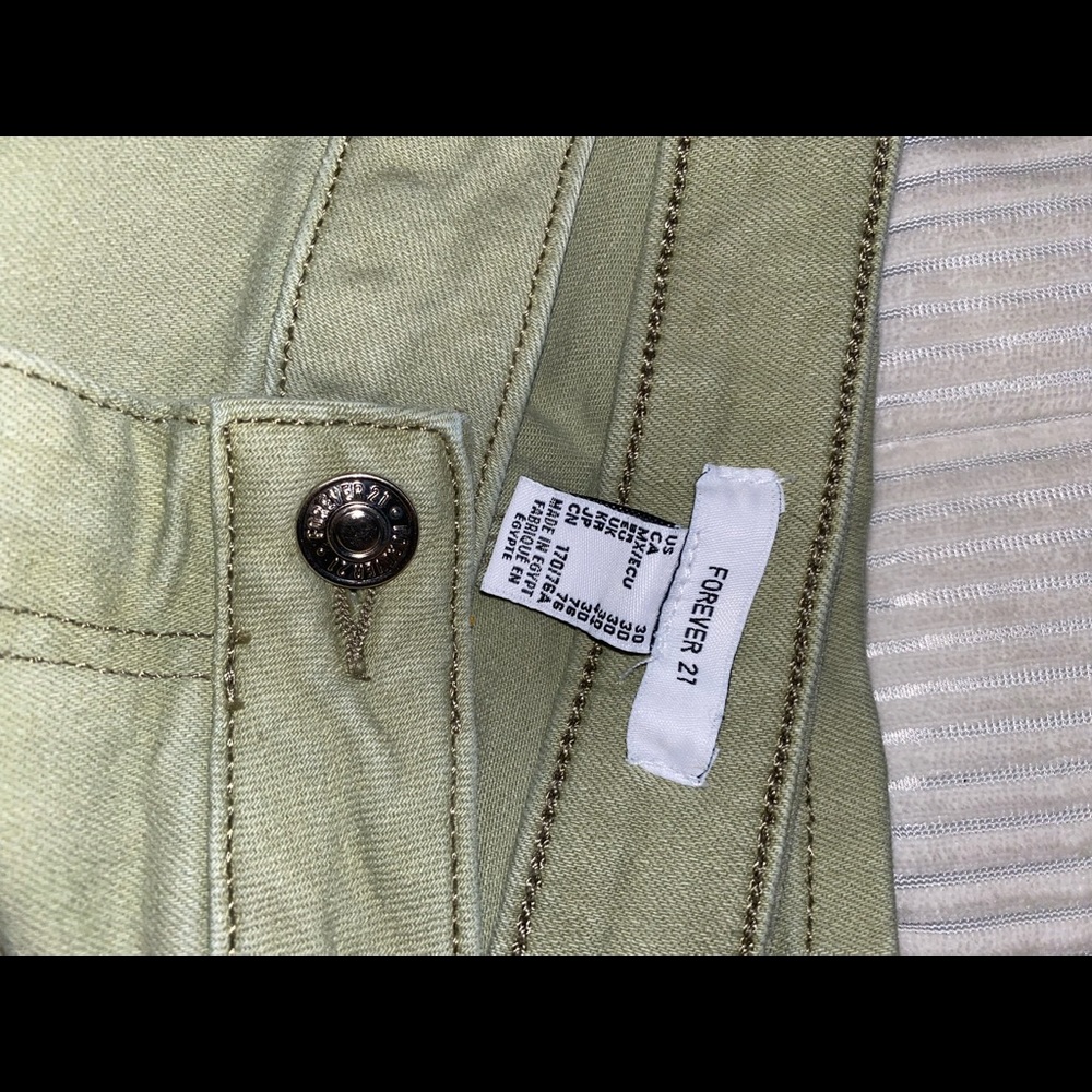 High Rise Flare Jeans - Picture 2 of 3